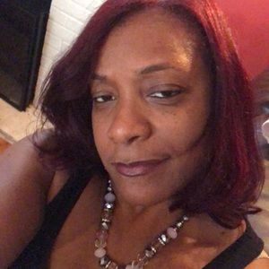 Meet your Posher, Adrienne